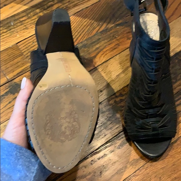 Vince Camuto Black Leather Heel - Picture 3 of 3